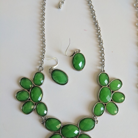 Necklaces - Picture 4 of 5